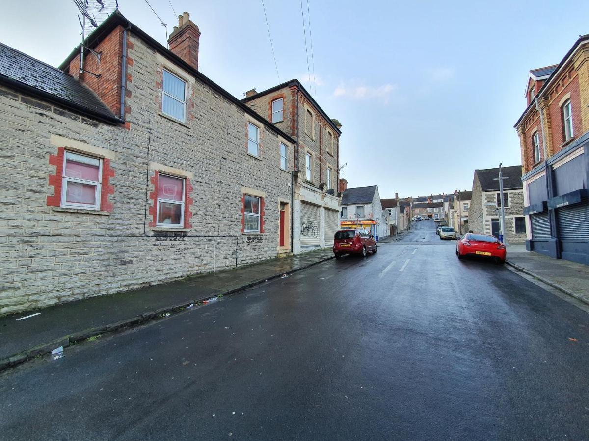 F3 2 Bedroomed Town House - Free Parking - Super 150 Mbps Wifi Near Gavin N Stacey Film House - 1 Free Dog Allowed Барри Экстерьер фото