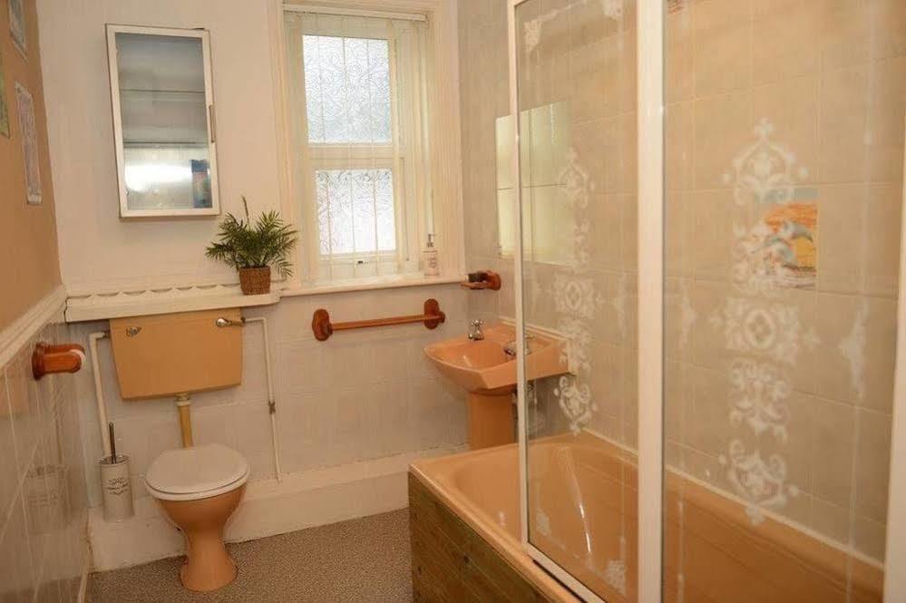 F3 2 Bedroomed Town House - Free Parking - Super 150 Mbps Wifi Near Gavin N Stacey Film House - 1 Free Dog Allowed Барри Экстерьер фото